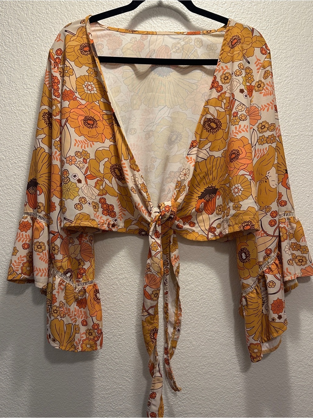 RETRO FLORAL TIE FRONT CROP TOP WITH BELL SLEEVES